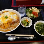 まねき猫食堂 - 煮こみカツ丼(大)