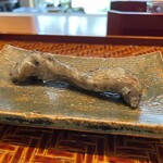 日本料理 別府 廣門 - ⑫佐伯 天然 真鯛 眼前活け締め 腹骨付近炭火焼