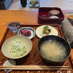 日本料理 別府 廣門 - ㉑佐伯 深島味噌のお味噌汁
      ㉒80年物糠漬け
      完全無敵な〆ご飯セットではないでしょうか(^q^)