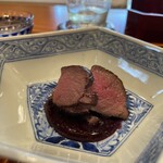 日本料理 別府 廣門 - ⑰大分県玖珠郡長者原 鹿炭火焼 大分自家製ブルーベリーのソースと共に