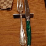 ガリエニ - この後来る、お肉用　ナイフ＆フォーク
      ナイフの柄がキレイな緑