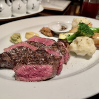 銀座ブルーリリー ステーキ＆チャイニーズレストラン - 