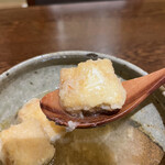 hakushuu - 揚げ出し豆腐６００円。ふわふわの豆腐をカラッと揚げて、みぞれ入りの出汁で仕上げてあります。コスパも良く、とーっても気に入りました。