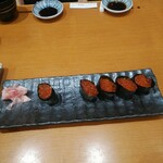 お好みすしいくら軍艦五貫（左以外山葵抜き）