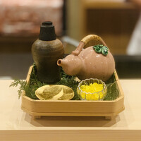 よし澤 - ウェルカム食前酒（和歌山「紀土」）の菊酒