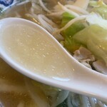 中国ラーメン揚州商人 - スープはアッサリだけどコクありな感じ