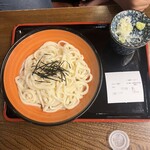 見沼天然温泉 小春日和 御食事処 倉 - ざるうどん…♪ 660円 お子様ランチには目もくれず、息子っちがオーダー。凄くコシのあるうどんで、つけ汁も良い味付け。ほとんど、息子っちが1人で食い尽くした…