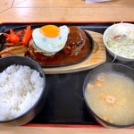 Asahiya - ハンバーグ定食。1250円
