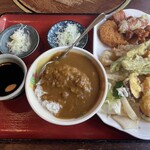 Oshokujidokoro Iroribata - カレーがめっちゃ美味い サクサクの天ぷら、漬物も美味