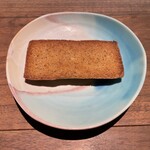 セルサルサーレ - 焼き立てのトンカ豆と塩キャラメルのフィナンシェ