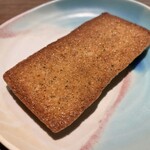 セルサルサーレ - 焼き立てのトンカ豆と塩キャラメルのフィナンシェ