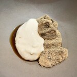 セルサルサーレ - 季節のデザート：コーヒーを使ったわらび餅 ホワイトチョコレートと豆腐のムース黒蜜とバルサミコのソース