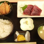 愛南 市場食堂 - 2013年9月29日、秋のびやびやかつおの刺身定食1400円（100円値上げですね）