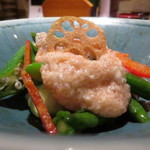 焼鳥・元気 - アスパラと水ナス夏野菜の明太トロロサラダ（780円）