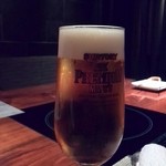 店内は昼間だけど、ダークでエロティックな雰囲気。