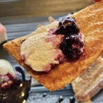 博多みやちく - クリームをのせて頂きます！