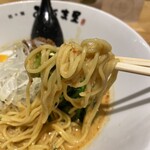 担々麺あづま屋 - 麺も好きなタイプ