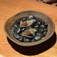 ICHII - アミューズ③キタアカリのチップスに馬肉