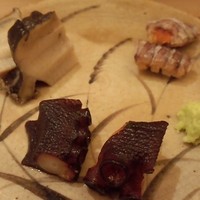 鮨 さいとう - 煮アワビ、煮タコ、子持ちしゃこ。