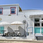 バラッカ・デル・ソーレ - 白い壁にブルーのコントラスト!!
      爽やかな外観がお気に入り♡♡