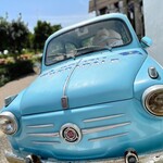 バラッカ・デル・ソーレ - お店のシンボルカー FIAT600♪ 可愛い～♡