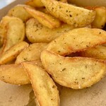 バラッカ・デル・ソーレ - ハーブバターポテト  500円
      こちらもリピート!!単なるソルトではなく、
      “ハーブ”の風味がするのが良いんです♪♪