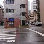 ビリヤニ大澤 - お店の入口(人影がなくちょっぴり不安)