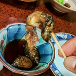 大衆酒場 まるちゃん - 黒バイ貝の煮付け、中身が上手に取れた時、嬉しいですね