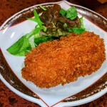 大衆酒場 まるちゃん - 大きなカニクリームコロッケ