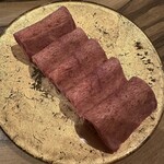 本気焼肉 肉とめし 肉寿司 - 