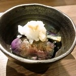お通し(200円)この日はナスのお浸し