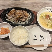 焼肉&手打ち冷麺 二郎 KANAYAMA - 