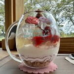 4D studio meili cafe - クロッフルのベリーパフェ（練乳ムースとベリーソース）