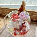 4D studio meili cafe - クロッフルのベリーパフェ（練乳ムースとベリーソース）