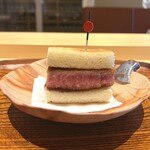 おにく 花柳 - ◆フィレ・ミニョンのカツサンド