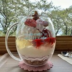 4D studio meili cafe - クロッフルのベリーパフェ（練乳ムースとベリーソース）