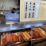 Suzuka Sandwich Cafe - 상품 진열대