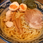 秋葉原つけ麺 油そば 楽 - 中盛の麺です