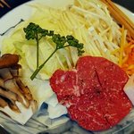 佐賀牛レストラン季楽 本店 - 大きな皿に野菜と国産牛のヒレ肉