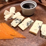 ビストロ エムゼロファイブ - チーズ盛り