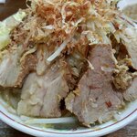 ラーメン荘 これが好きだから - 塩ラーメン300g(豚W.ニンニク.野菜.アブラ)＋ネギ