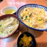 力餅 - 親子丼と味噌汁