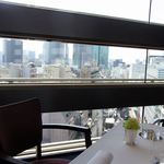 レストラン タテル ヨシノ 銀座 - 眺めのいい窓際席