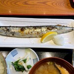 家庭料理穂光 - 秋刀魚