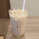 DOUTOR - アイス カフェ・ラテ S、340円。