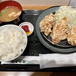 Karaage Semmon Ten Torikki - もも肉の唐揚げ定食　730円
                        ご飯大盛　無料