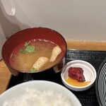 Karaage Semmon Ten Torikki - 味噌汁とお新香