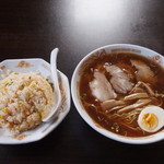 天心 - ラーメン半焼飯750円