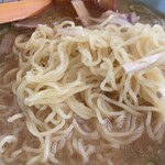 Ramen Hausu - 味噌には珍しい細麺の組み合わせ