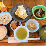 NEST WEST GARDEN TOSA - 本日のおすすめランチ(ネイリの煮付け、鶏天)